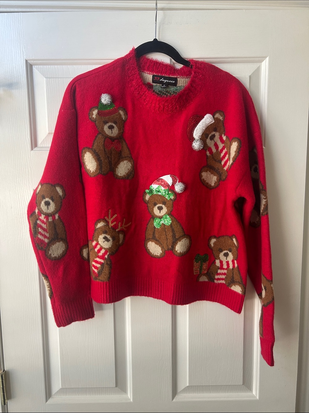 Festive Red Teddy Bear Knit Crewneck Sweater - Classic Holiday Pullover